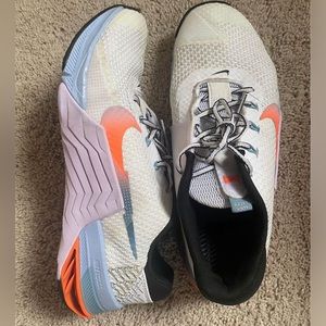 Nike Women’s Macon size 9.5